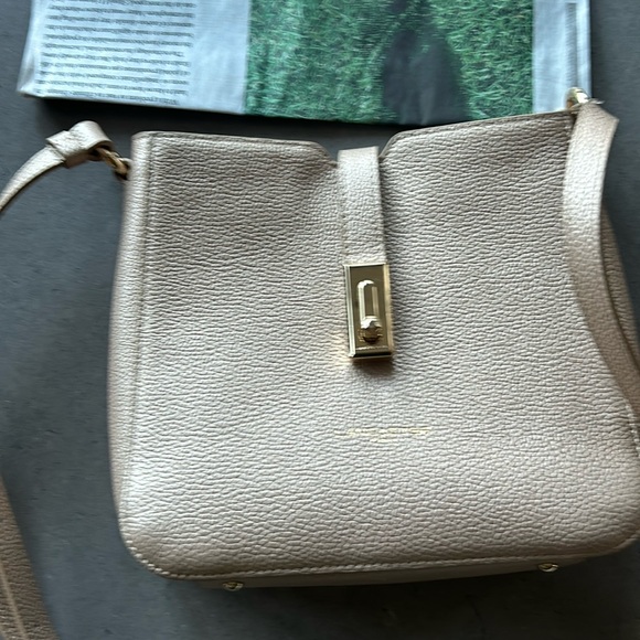 Beautiful Lancaster Purse - Picture 1 of 7